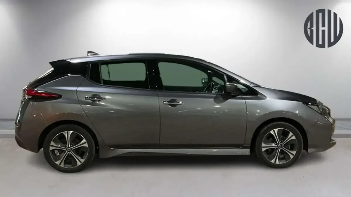Used Nissan Leaf N-Connecta 110 kW (150 HP) 2022 Grey Hatchback