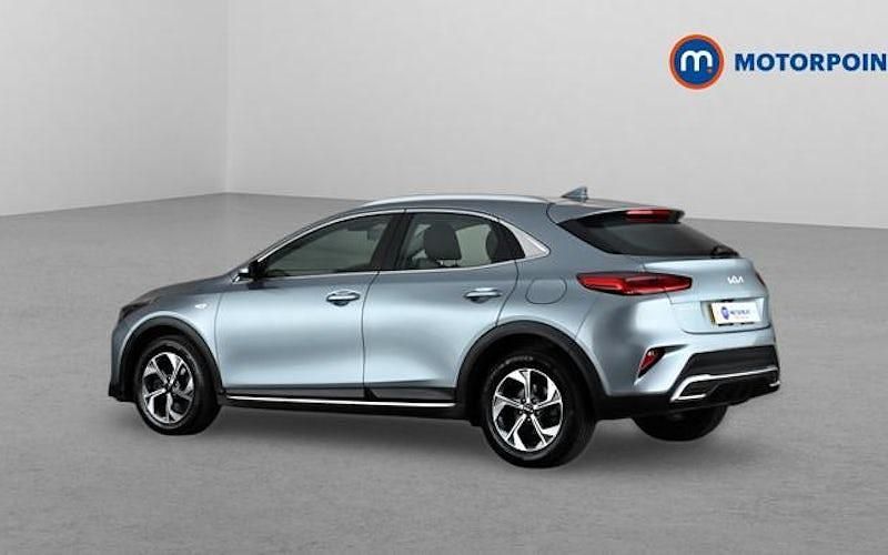 Usado Kia XCeed 160 HP (117 kW) 2022 Prateado SUV