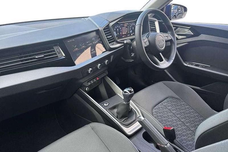 Usado Audi A1 Sport 113 HP (83 kW) 2024 Azul SUV