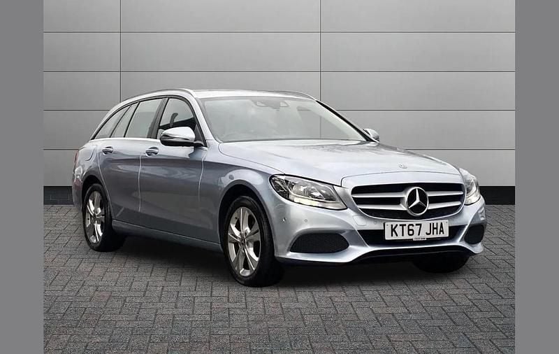Begagnad Mercedes C220 Executive 170 HK (125 kW) 2017 Silver Kombi