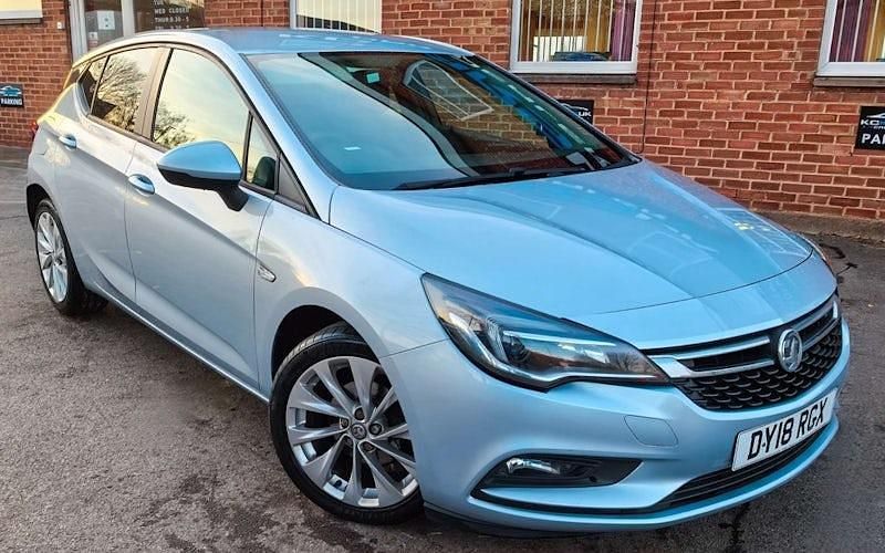 Silver Used 2018 Vauxhall Astra Design Edition Hatchback | £5,000 (Fair price) - Image 1/4