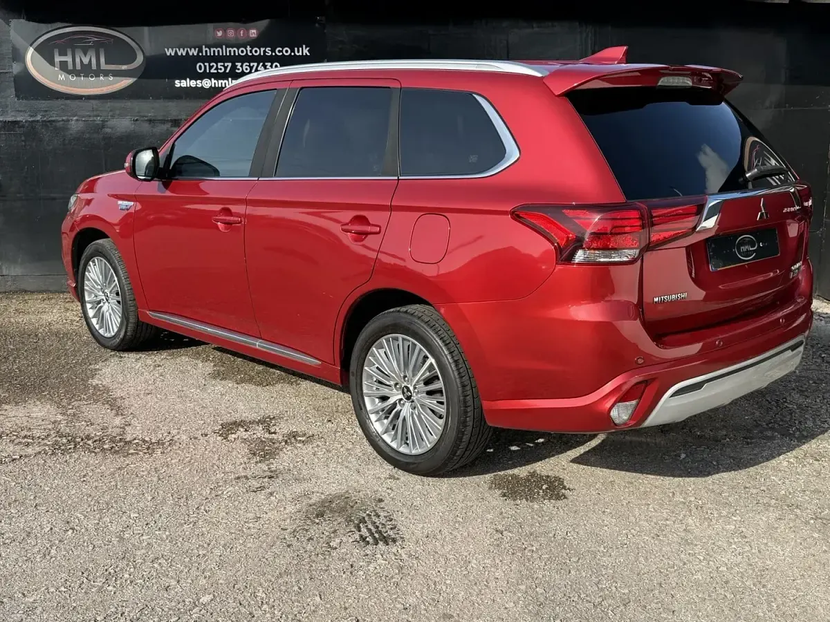 Used Mitsubishi Outlander P-HEV 2019 Red SUV