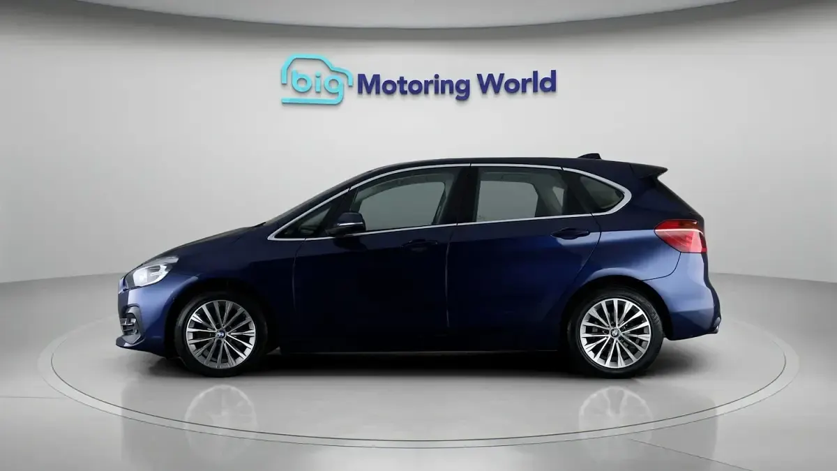 Used BMW 220 Active Tourer Luxury Line 187 HP (137 kW) 2018 Blue MPV