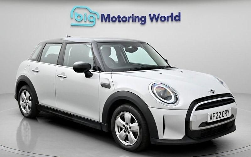 Used Mini Cooper Classic 136 HP (100 kW) 2022 Silver Hatchback