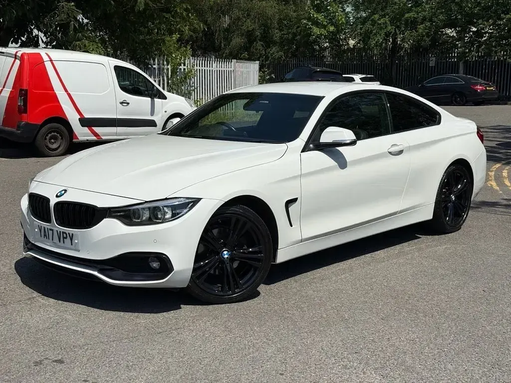 Used BMW 420 Coupé Sport Line 190 HP (139 kW) 2017 White Coupe