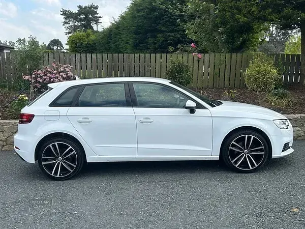 Used Audi A3 Design 116 HP (85 kW) 2018 White Sedan