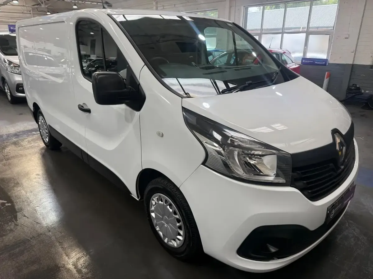 Used Renault Trafic Business 2016 White MPV
