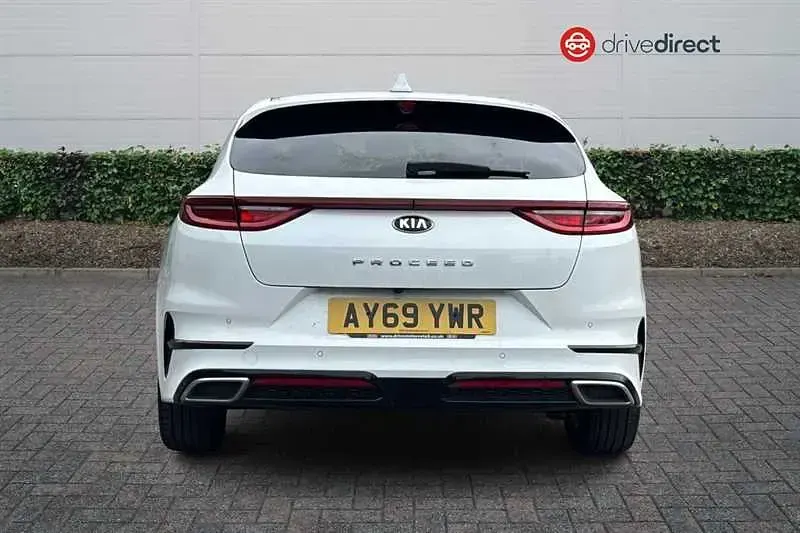 Used Kia ProCeed GT-Line 138 HP (101 kW) 2019 White Estate