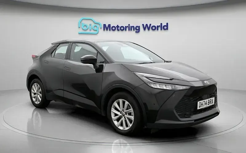 Used Toyota C-HR 140 HP (102 kW) 2025 Black SUV