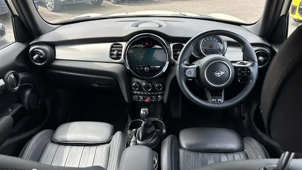 Used Mini Cooper S Exclusive 176 HP (129 kW) 2022 White Hatchback