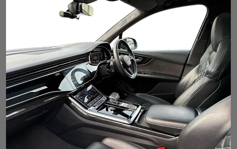 Used Audi Q7 Comfort 281 HP (206 kW) 2023 Black SUV