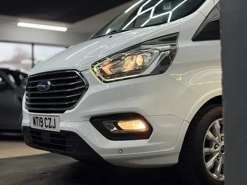 Used Ford Tourneo Titanium 2019 White MPV