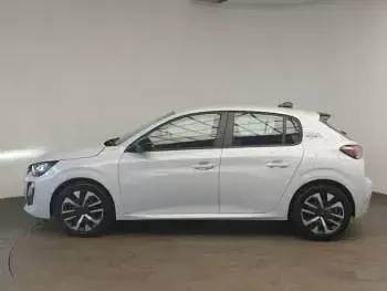 Używany Peugeot 208 Style 101 KM (74 kW) 2025 Biały Hatchback