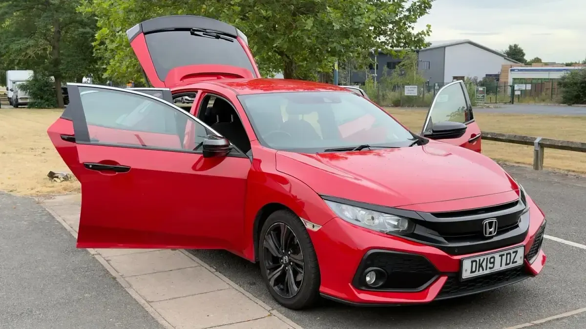 Used Honda Civic SR 120 HP (88 kW) 2019 Red Hatchback