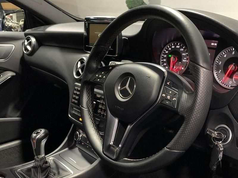 Used Mercedes A200 156 HP (114 kW) 2015 Blue Hatchback