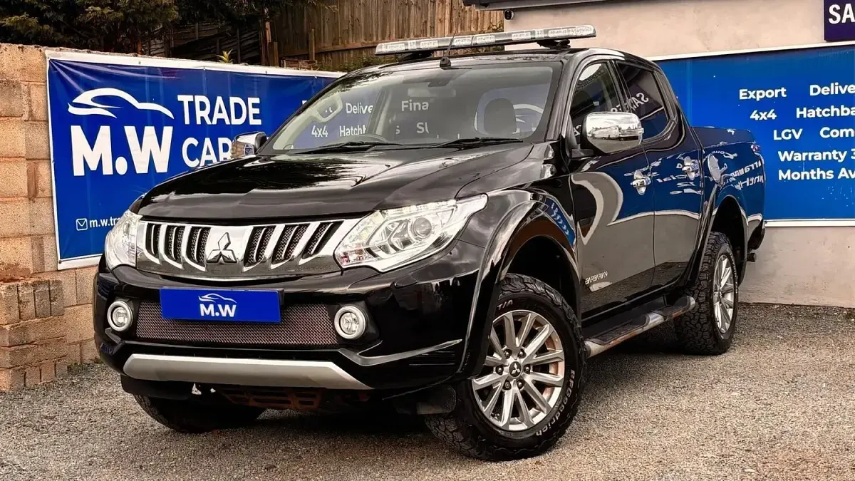 Used Mitsubishi L200 181 HP (133 kW) 2016 Black Pickup