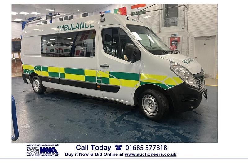 White Used 2016 Renault Master Business Van | £8,200 - Image 1/4