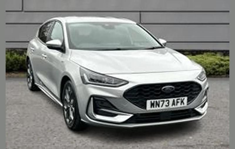 Used Ford Focus ST-Line 123 HP (90 kW) 2023 Silver Hatchback