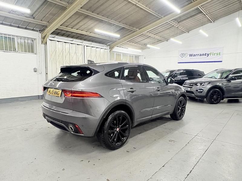 Usado Jaguar E-Pace R-Dynamic 180 HP (132 kW) 2019 Cinzento SUV