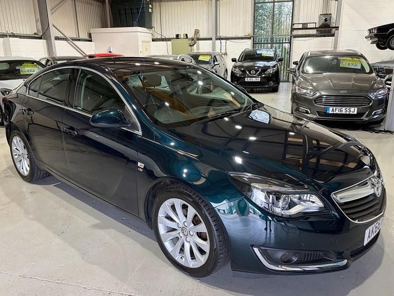 Used Vauxhall Insignia Elite 136 HP (100 kW) 2016 Green Hatchback