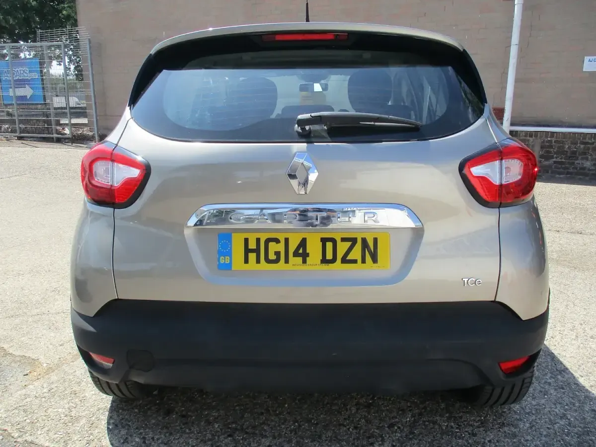 Used Renault Captur Dynamique 90 HP (66 kW) 2014 Beige SUV