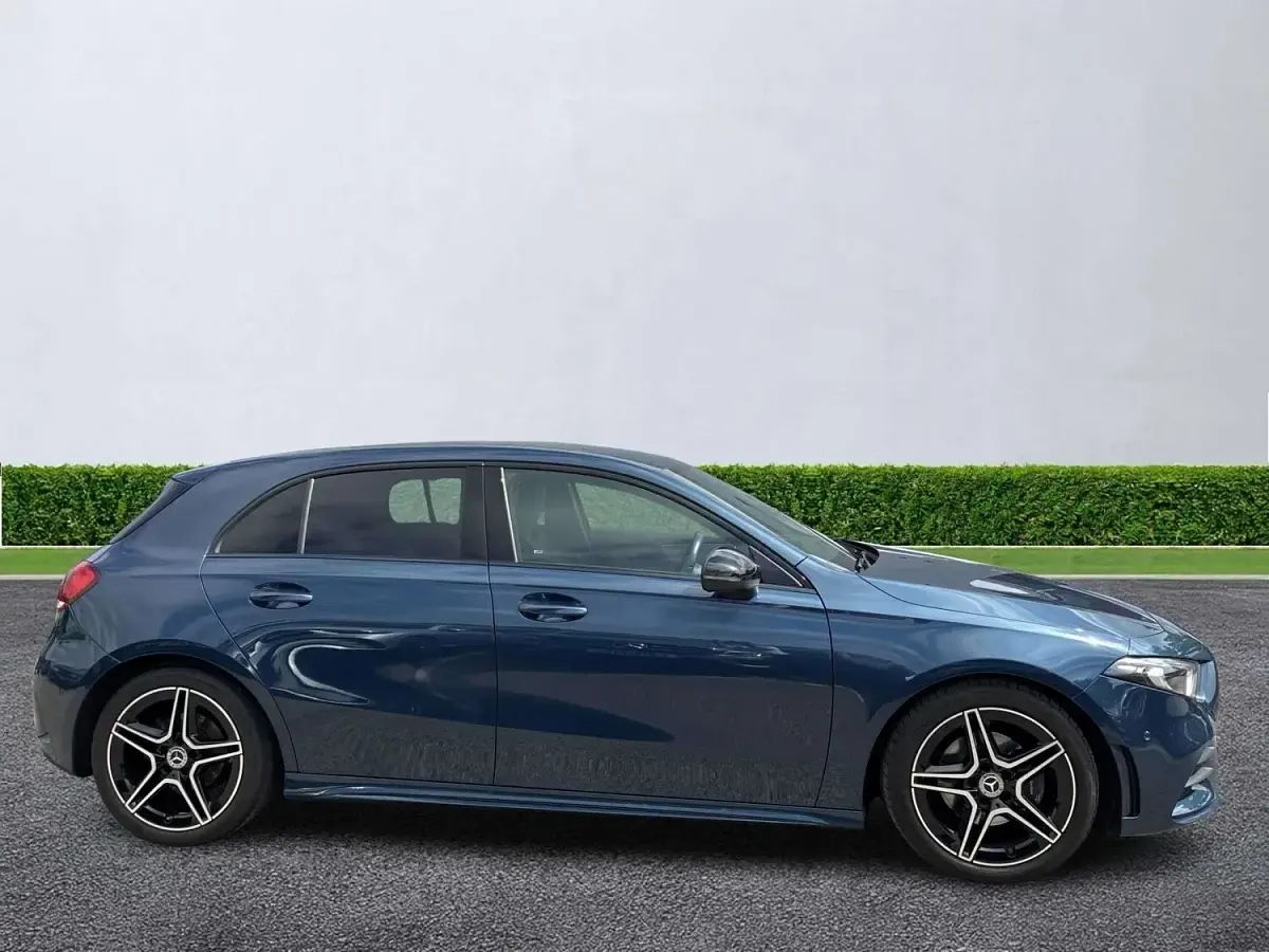Used Mercedes A180 Executive 136 HP (100 kW) 2022 Blue Hatchback
