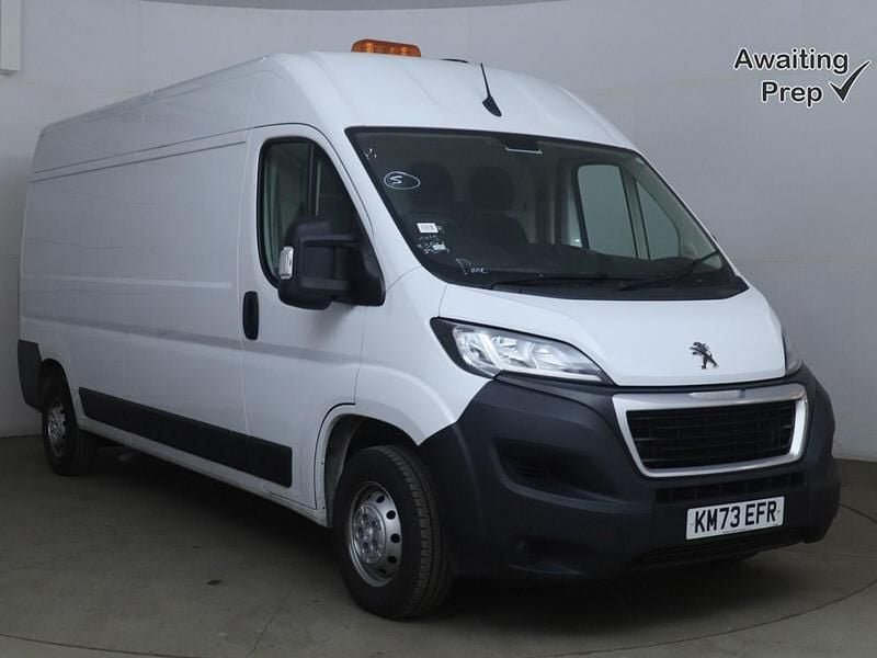 White Used 2023 Peugeot Boxer Premium Van | £14,950 (Super price) - Image 1/3