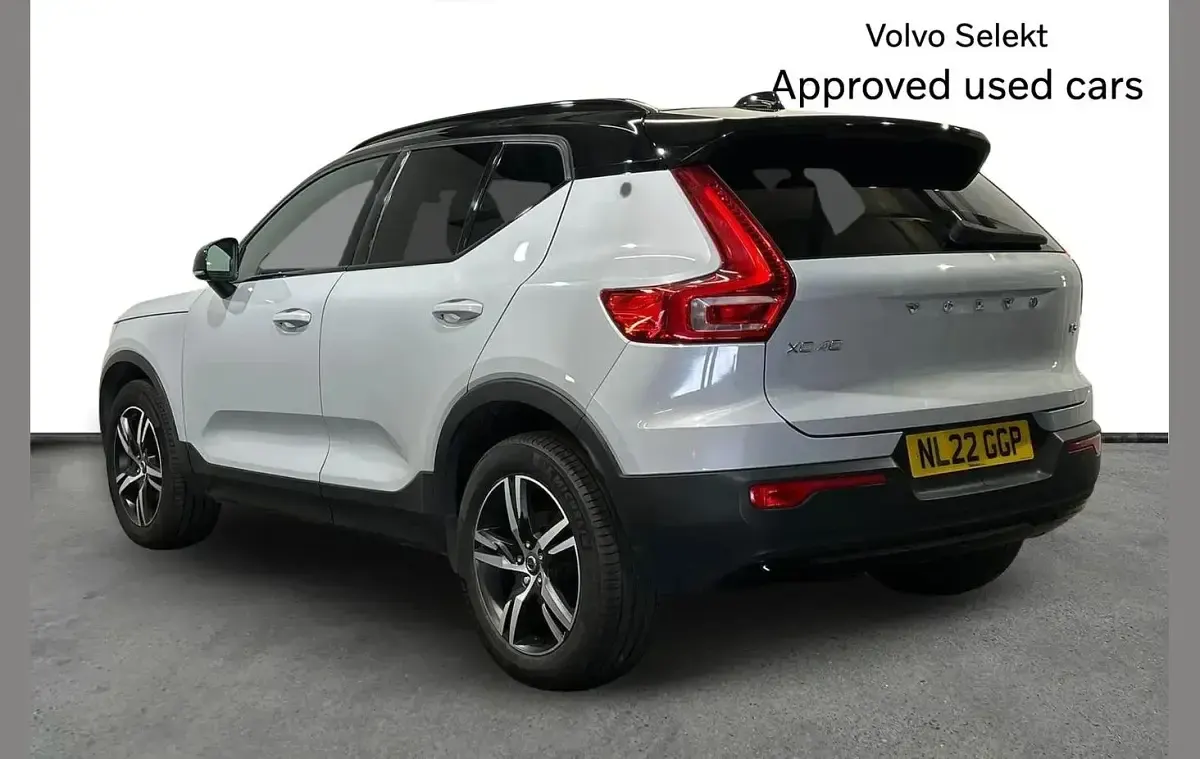 Used Volvo XC40 R-Design 161 HP (118 kW) 2022 Silver SUV