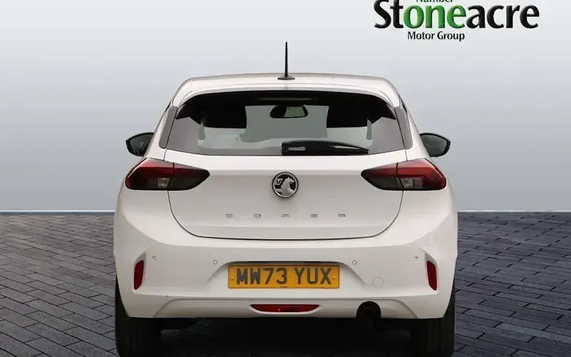 Used Vauxhall Corsa Design Edition 101 HP (74 kW) 2023 White Hatchback