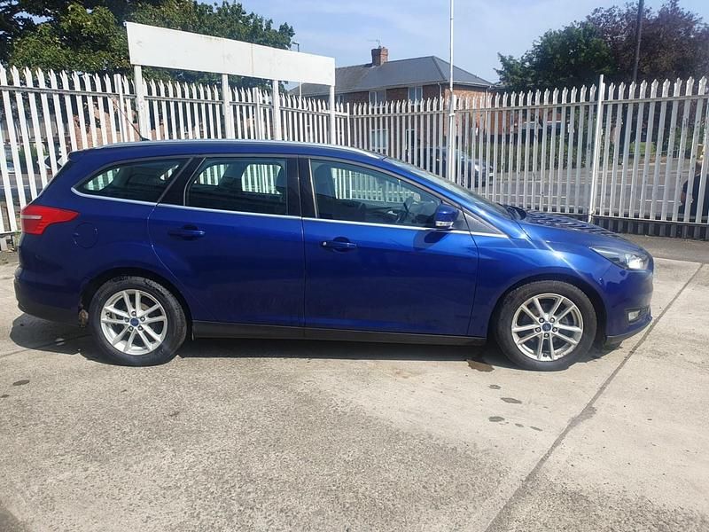 Used Ford Focus Zetec 2015 Blue Estate