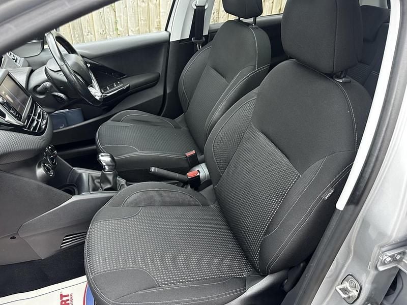 Used Peugeot 208 Allure Premium 2018 Silver Hatchback