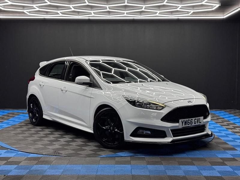 White Used 2017 Ford Focus ST Hatchback | £9,490 (Super price) - Image 1/4