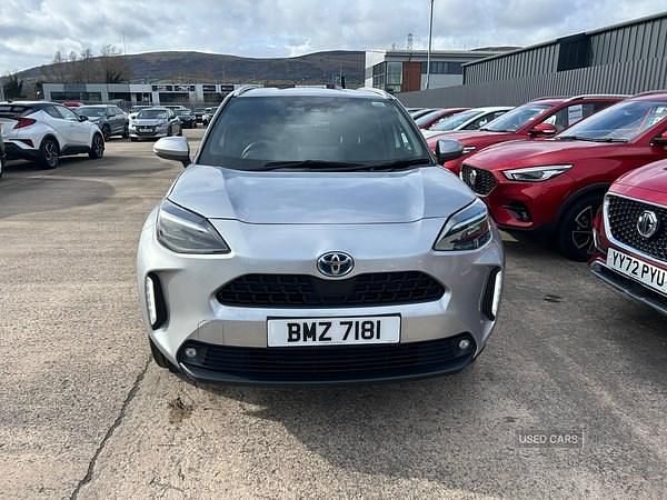 Used Toyota Yaris Design 116 HP (85 kW) 2021 Silver Hatchback