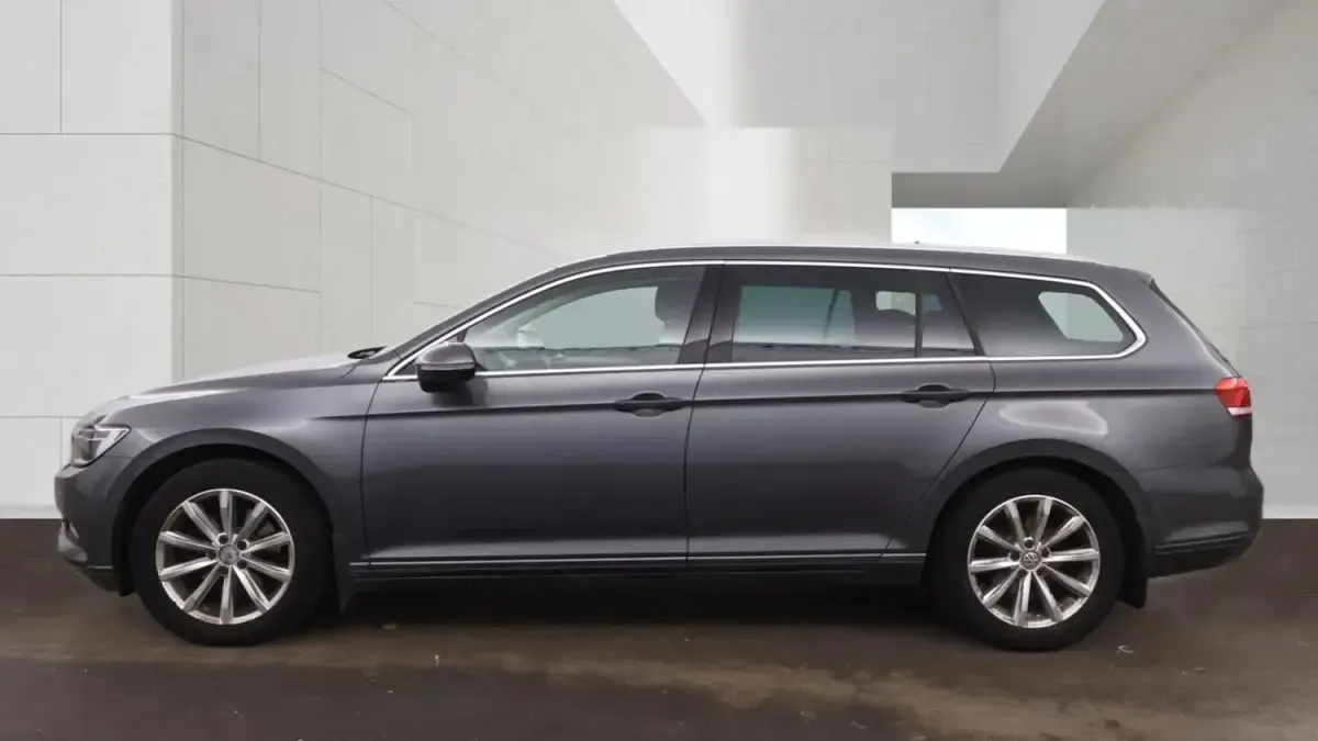 Usado VW Passat Business 150 HP (110 kW) 2015 Cinzento Carrinha