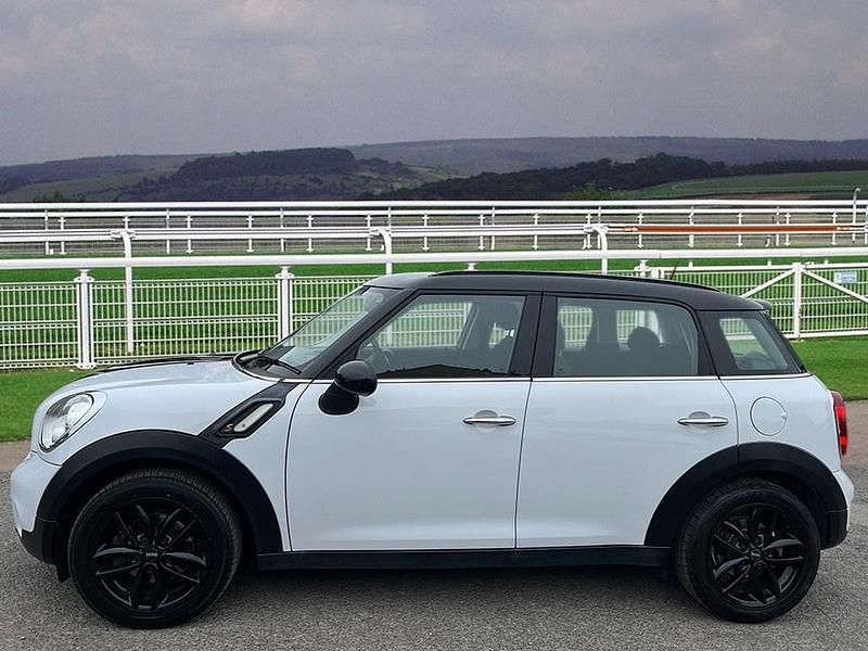 Used Mini Cooper S 2014 White Hatchback