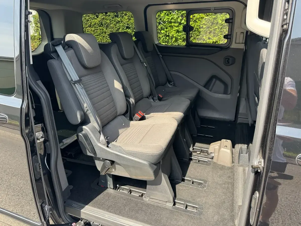 Used Ford Tourneo Custom Titanium 130 HP (95 kW) 2022 Black Van