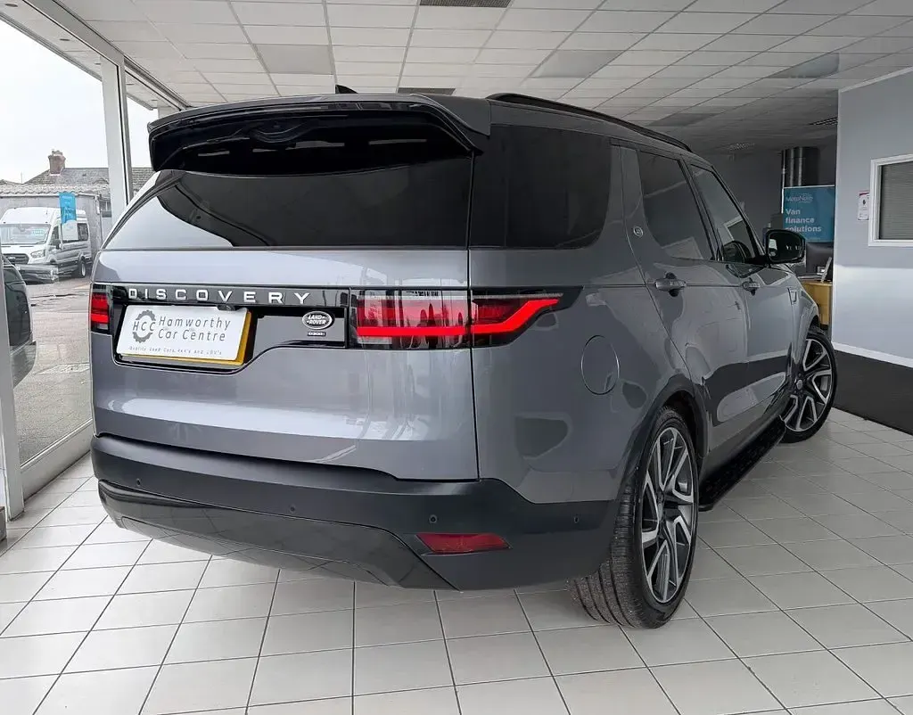 Used Land Rover Discovery 5 S 300 HP (220 kW) 2022 Grey SUV
