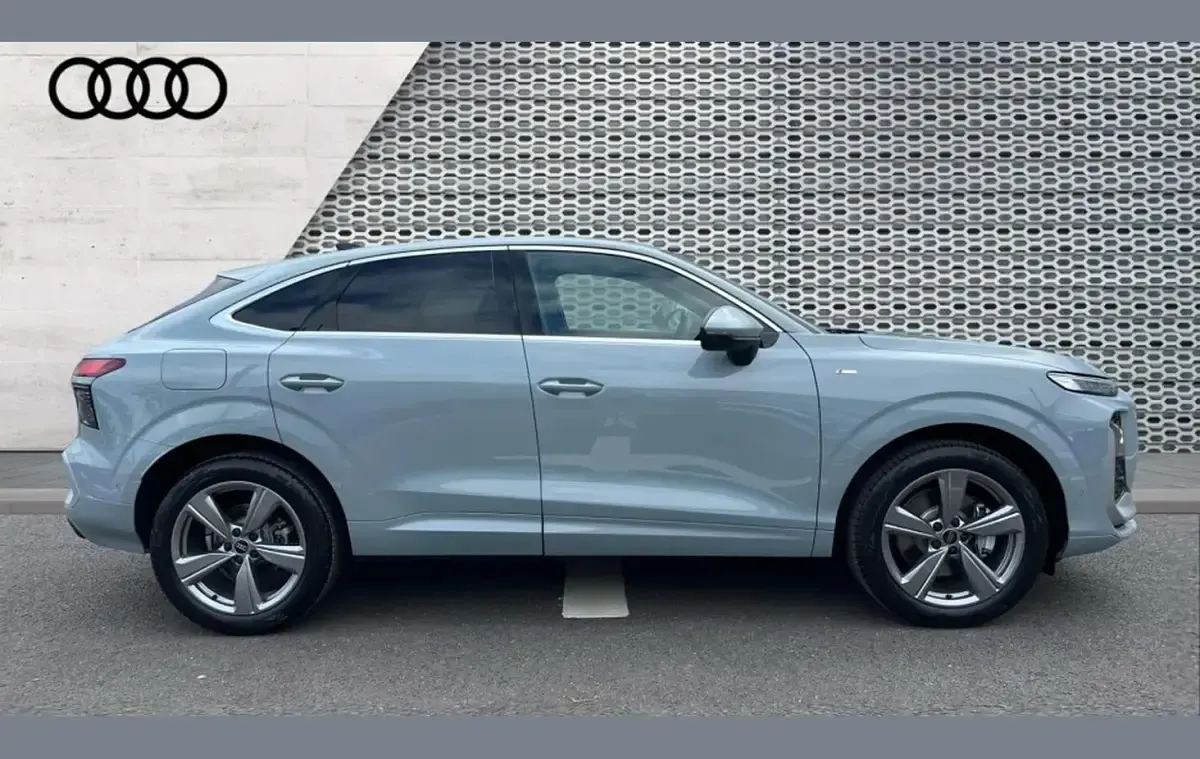 New Audi Q3 S-Line 200 HP (147 kW) 2026 Grey SUV
