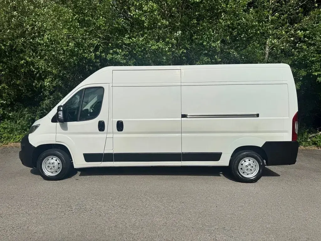 Used Citroën Relay 130 HP (95 kW) 2018 White Van