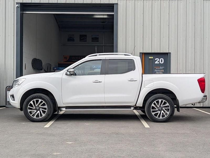 Used Nissan Navara Tekna 2018 White Pickup