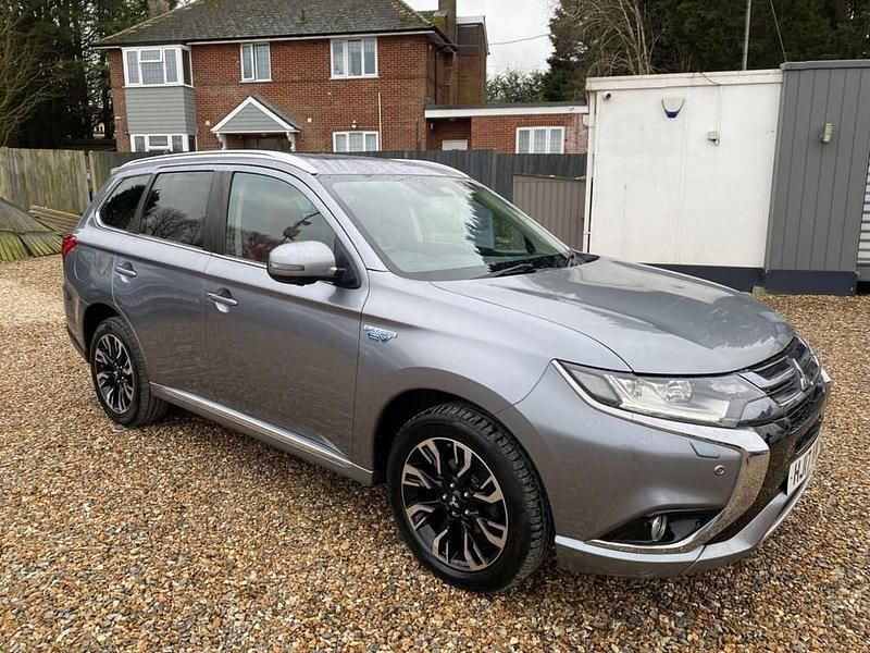 Used Mitsubishi Outlander P-HEV 200 HP (147 kW) 2017 Grey SUV