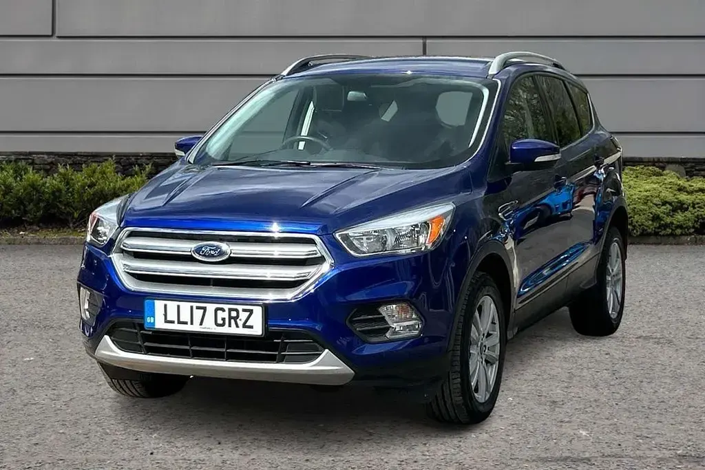 Second-hand Ford Kuga Zetec 120 CP (88 kW) 2017 Albastru SUV