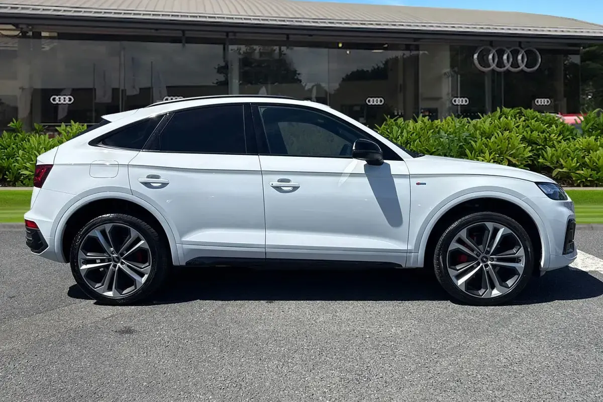 Used Audi Q5 Advanced 204 HP (150 kW) 2023 White SUV