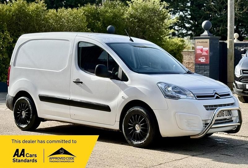 Używany Citroën Berlingo 75 KM (55 kW) 2016 Biały Minivan