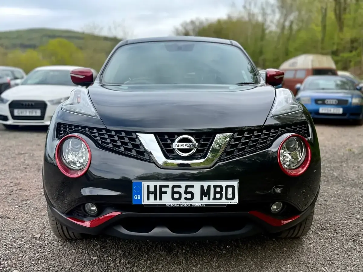 Usado Nissan Juke Acenta Premium 115 HP (84 kW) 2015 Preto SUV