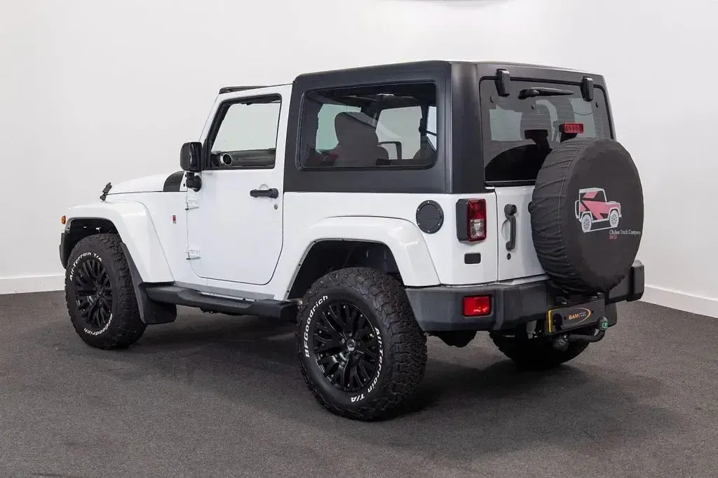 Used Jeep Wrangler Sahara 197 HP (144 kW) 2014 White SUV