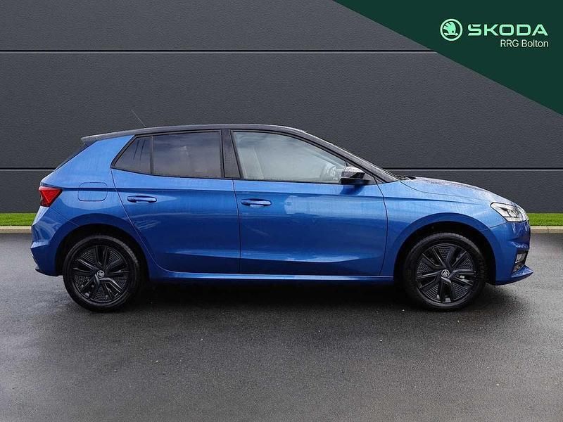 New Skoda Fabia Design Edition 113 HP (83 kW) 2025 Race blue metallic black magic pearl effect Hatchback