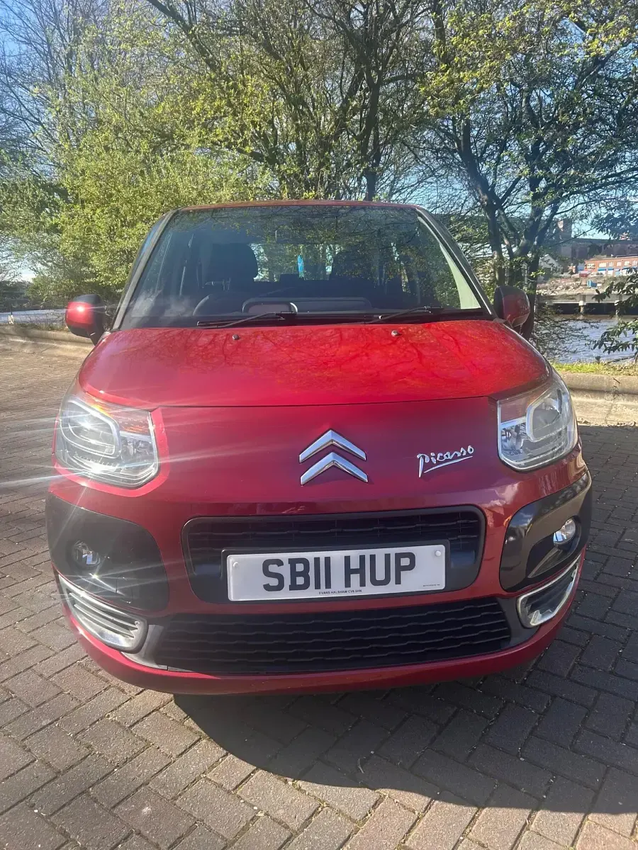 Used Citroën C3 Picasso 115 HP (84 kW) 2011 Red MPV