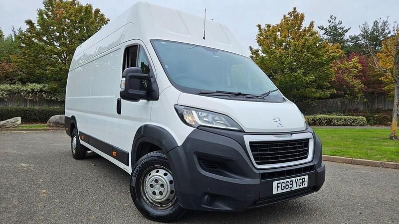 Used Peugeot Boxer 140 HP (102 kW) 2019 White Van