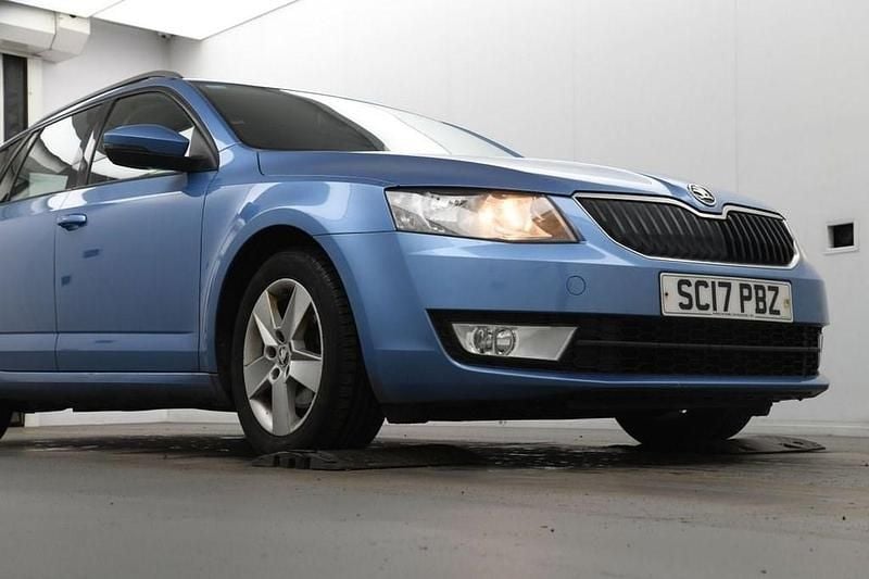 Used Skoda Octavia SE 150 HP (110 kW) 2017 Blue Estate